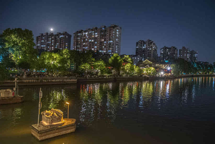China - Hangzhou 086 - Hefang Street.jpg
